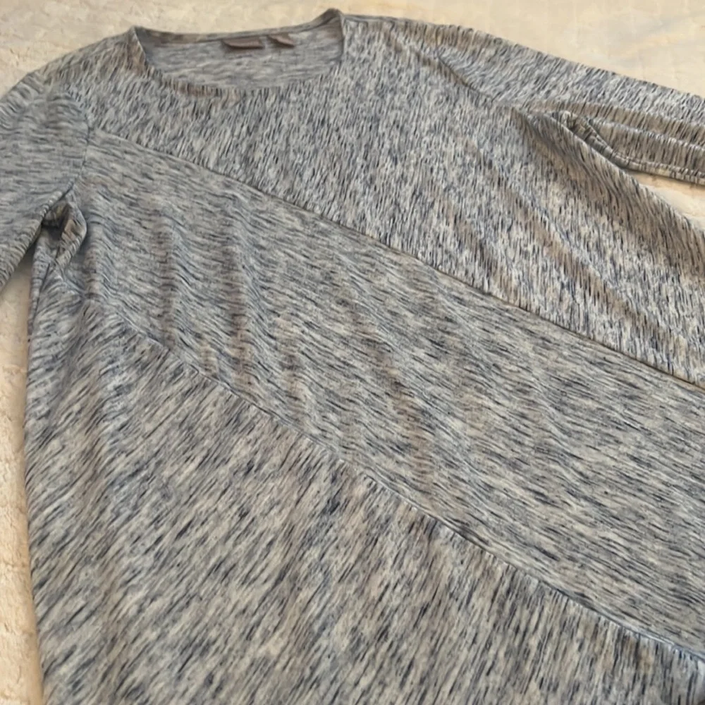 Heathered Chicos long sleeved shirt